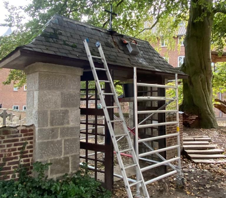 Ursulinen kerkhof renovatie vordert